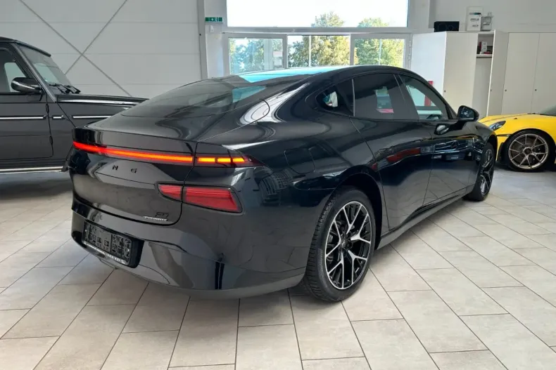 XPENG P7 din 2023 cu 19.315 km - oferta XPE154589 - foto 6