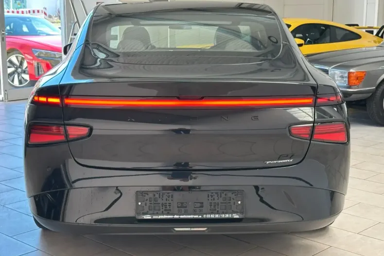 XPENG P7 din 2023 cu 19.315 km - oferta XPE154589 - foto 7