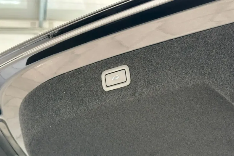 XPENG P7 din 2023 cu 19.315 km - oferta XPE154589 - foto 24