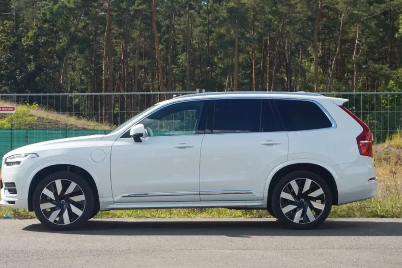 Volvo XC90 din 2024 cu 26.687 km - oferta VOL154608 - foto 2