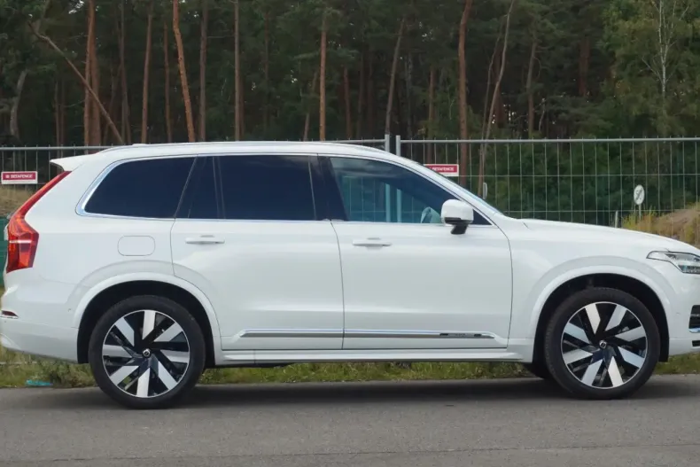 Volvo XC90 din 2024 cu 26.687 km - oferta VOL154608 - foto 7