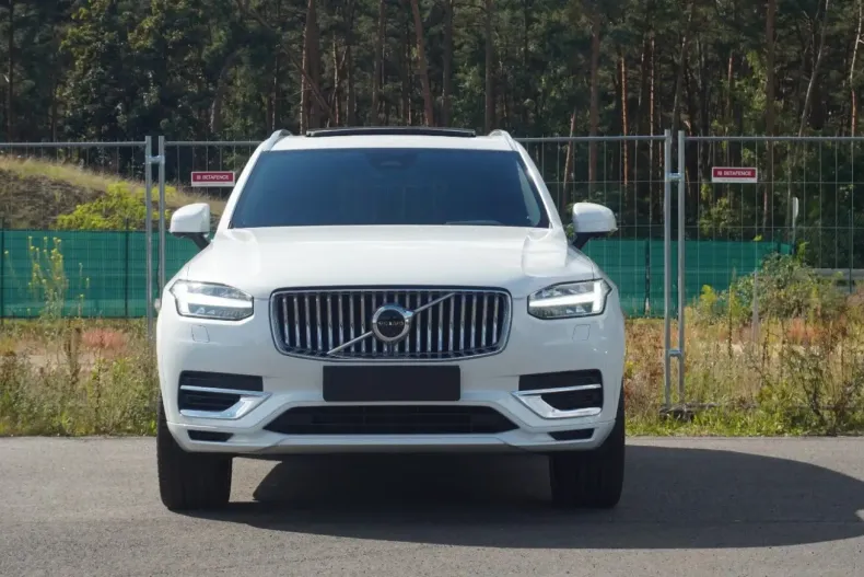 Volvo XC90 din 2024 cu 26.687 km - oferta VOL154608 - foto 9