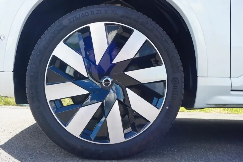 Volvo XC90 din 2024 cu 26.687 km - oferta VOL154608 - foto 10