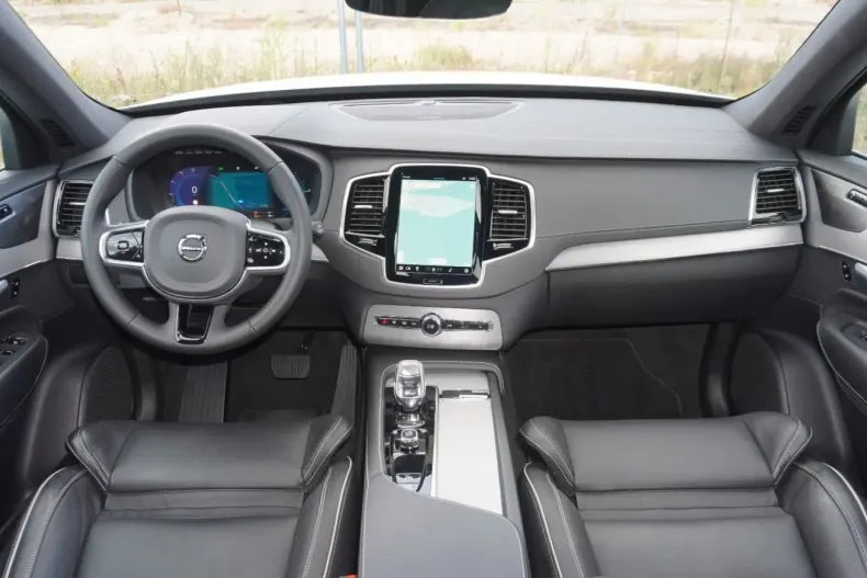 Volvo XC90 din 2024 cu 26.687 km - oferta VOL154608 - foto 11