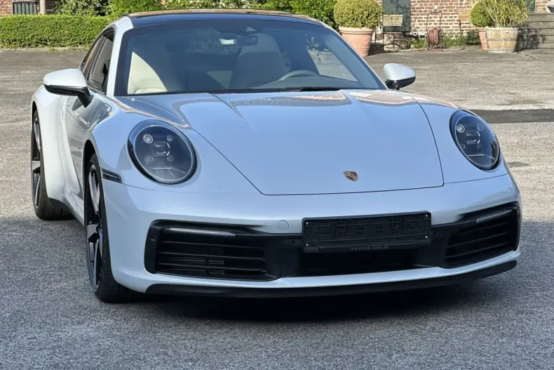 Porsche 992 din 2024 cu 3.150 km - oferta POR154610 - foto 1