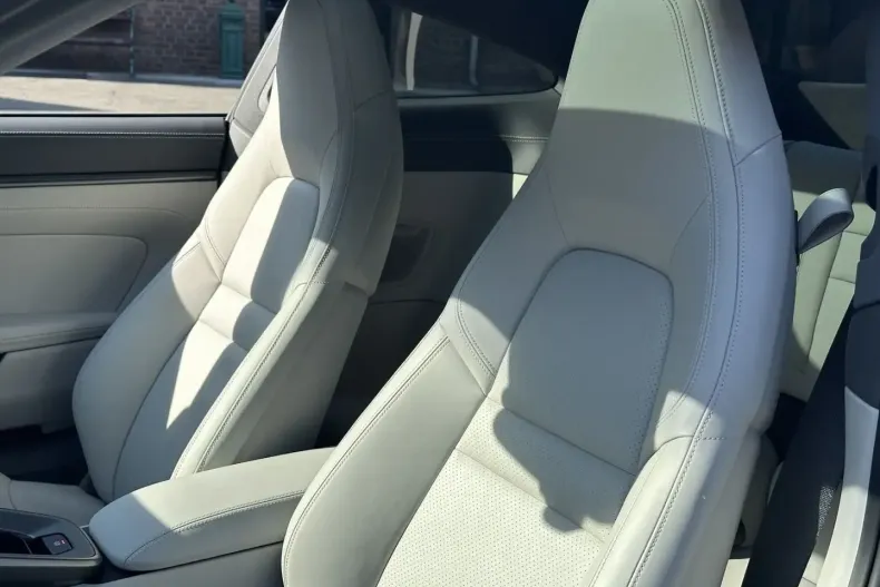 Porsche 992 din 2024 cu 3.150 km - oferta POR154610 - foto 8