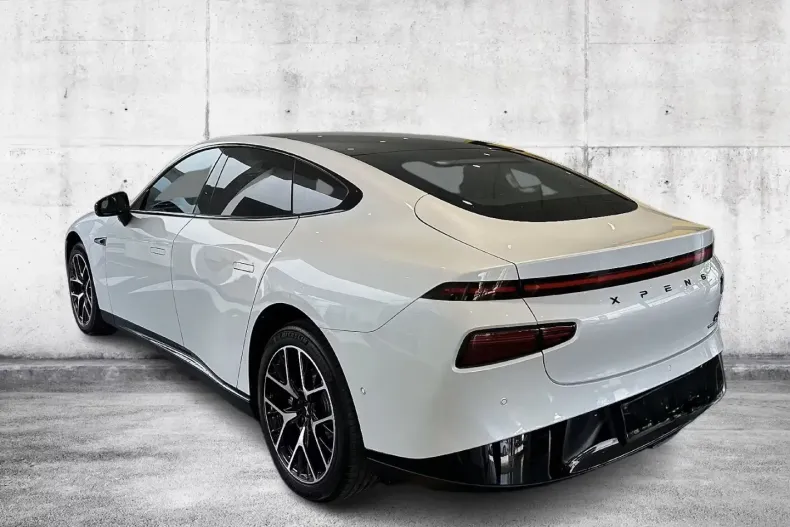 XPENG P7 din 2025 cu 15.000 km - oferta XPE154612 - foto 6