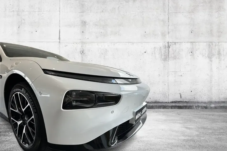 XPENG P7 din 2025 cu 15.000 km - oferta XPE154612 - foto 8