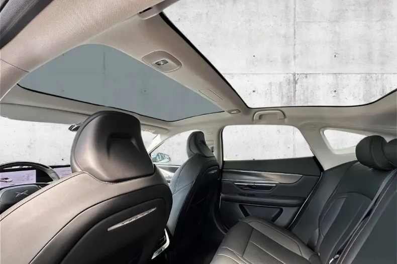 XPENG P7 din 2025 cu 15.000 km - oferta XPE154612 - foto 10