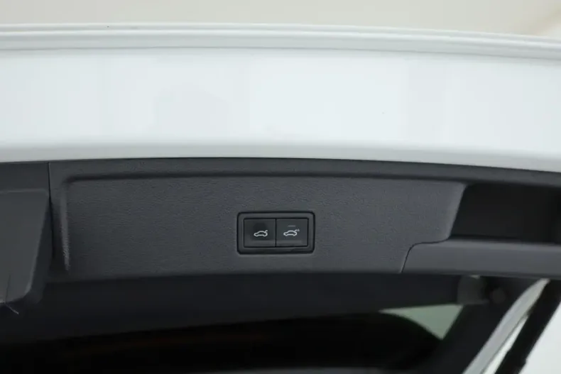 Volkswagen Touareg din 2020 cu 44.445 km - oferta VOL154616 - foto 25