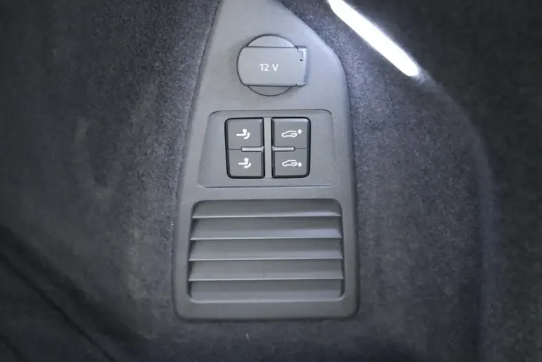 Volkswagen Touareg din 2020 cu 44.445 km - oferta VOL154616 - foto 27