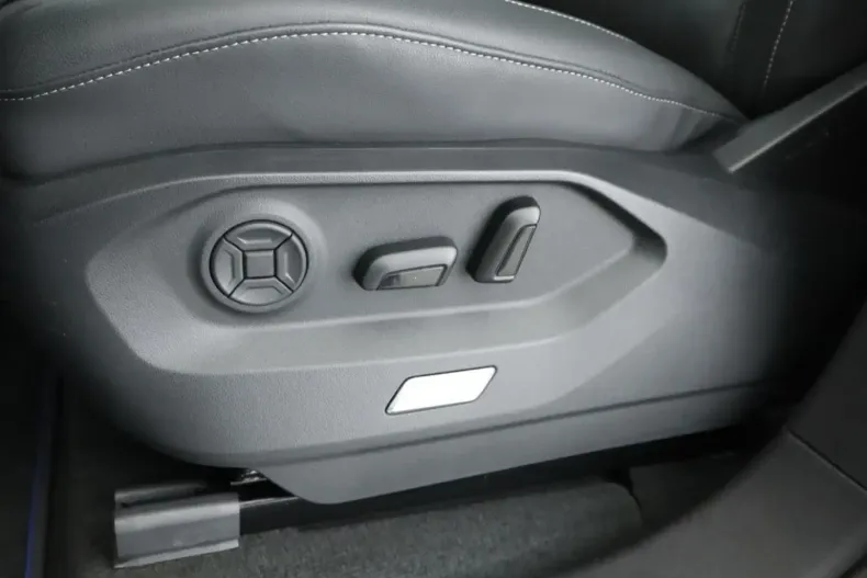 Volkswagen Touareg din 2020 cu 44.445 km - oferta VOL154616 - foto 29