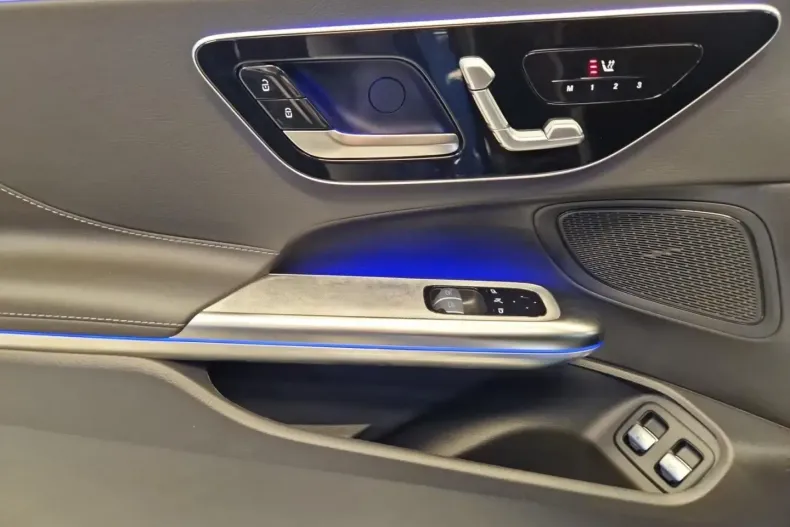 Mercedes-Benz CLE 300 din 2024 cu 8.763 km - oferta MER154619 - foto 14