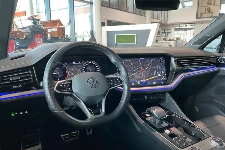 Volkswagen Touareg din 2023 cu 55.287 km - oferta VOL154621 - foto 7