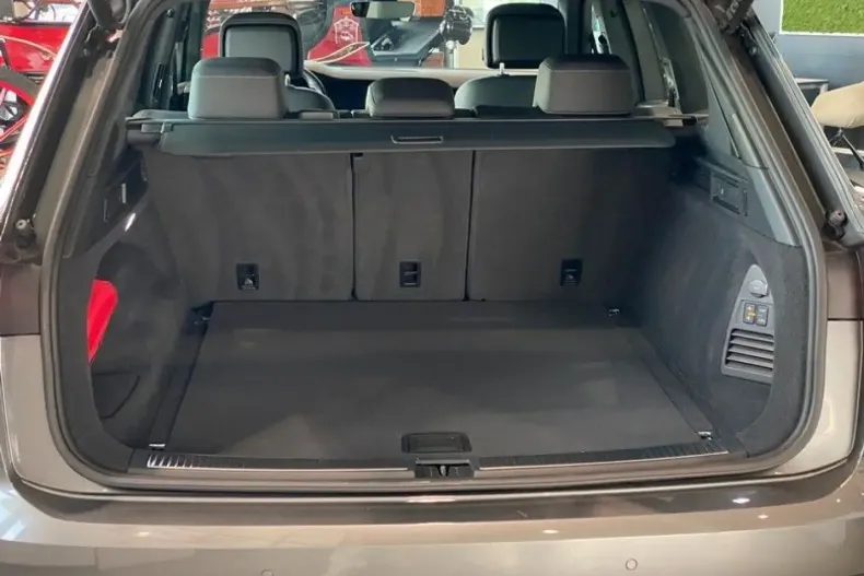 Volkswagen Touareg din 2023 cu 55.287 km - oferta VOL154621 - foto 29