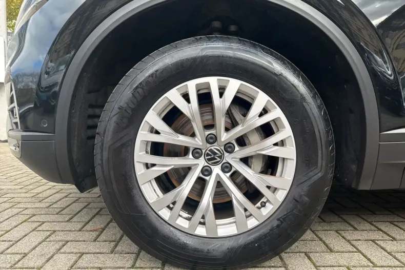 Volkswagen Touareg din 2023 cu 56.400 km - oferta VOL154625 - foto 7