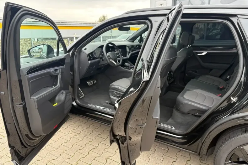 Volkswagen Touareg din 2024 cu 22.000 km - oferta VOL154627 - foto 13