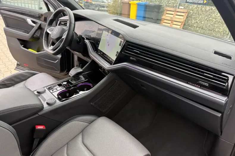 Volkswagen Touareg din 2024 cu 22.000 km - oferta VOL154627 - foto 31