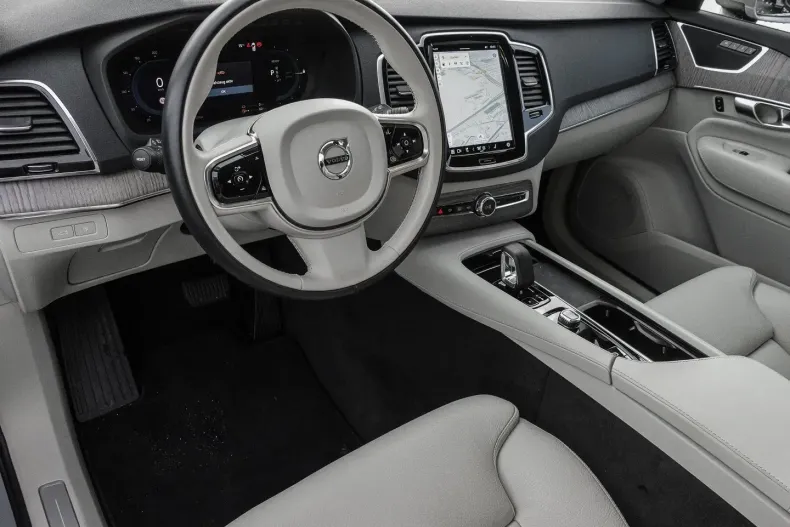 Volvo XC90 din 2023 cu 20.499 km - oferta VOL154634 - foto 8