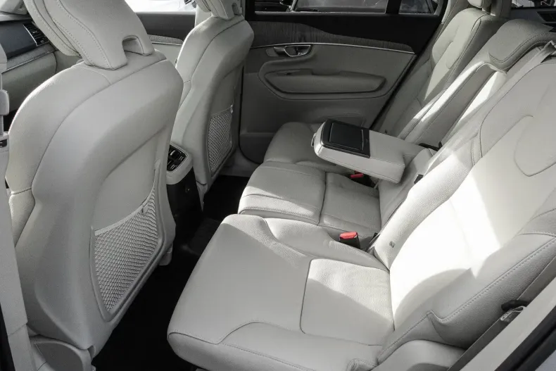 Volvo XC90 din 2023 cu 20.499 km - oferta VOL154634 - foto 15