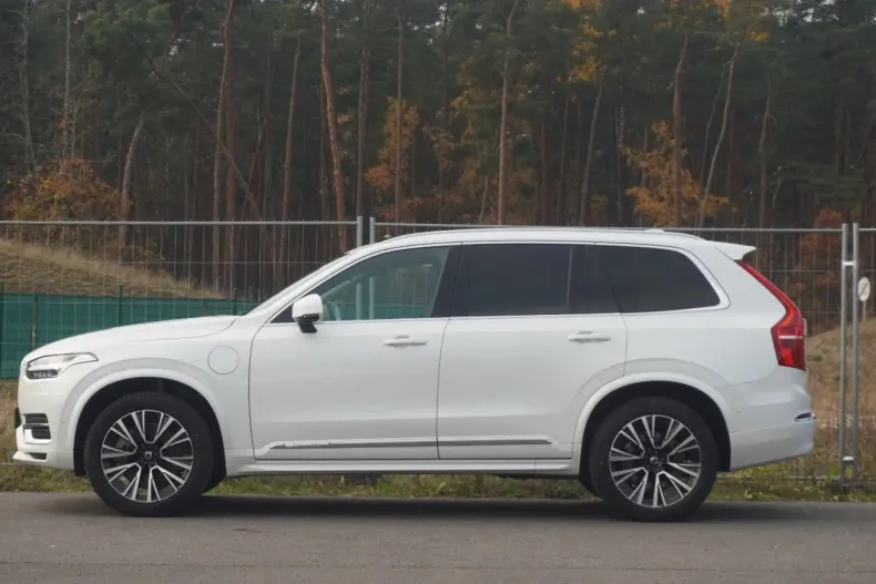 Volvo XC90 din 2024 cu 27.976 km - oferta VOL154637 - foto 2