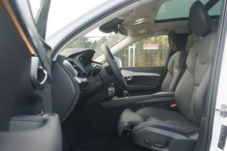 Volvo XC90 din 2024 cu 27.976 km - oferta VOL154637 - foto 13