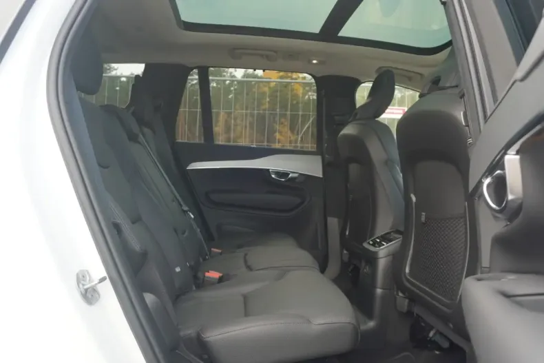 Volvo XC90 din 2024 cu 27.976 km - oferta VOL154637 - foto 16