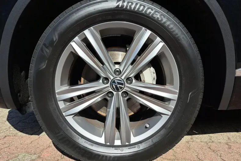 Volkswagen Touareg din 2021 cu 90.247 km - oferta VOL154648 - foto 8