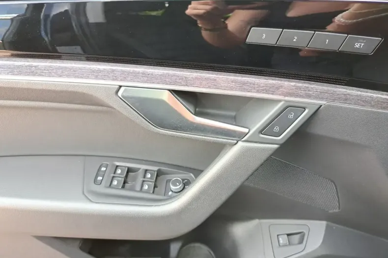 Volkswagen Touareg din 2021 cu 90.247 km - oferta VOL154648 - foto 15