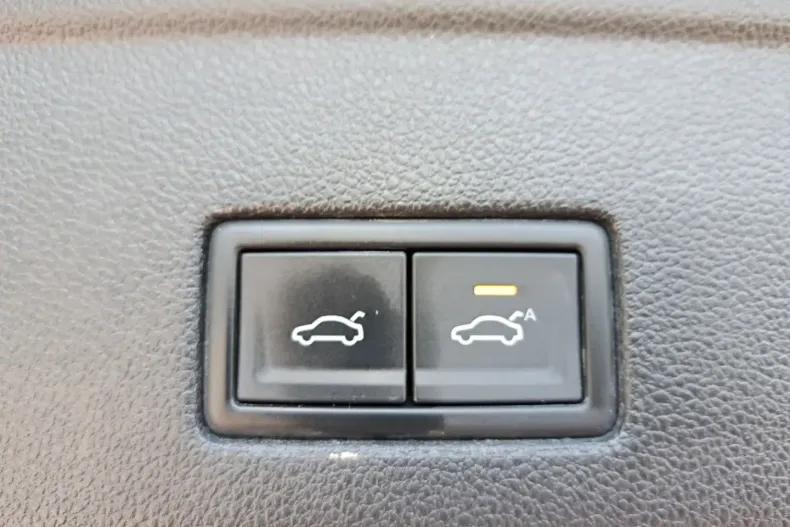 Volkswagen Touareg din 2021 cu 90.247 km - oferta VOL154648 - foto 24