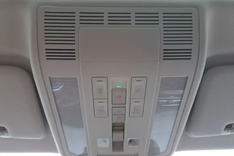 Volkswagen Touareg din 2021 cu 90.247 km - oferta VOL154648 - foto 31