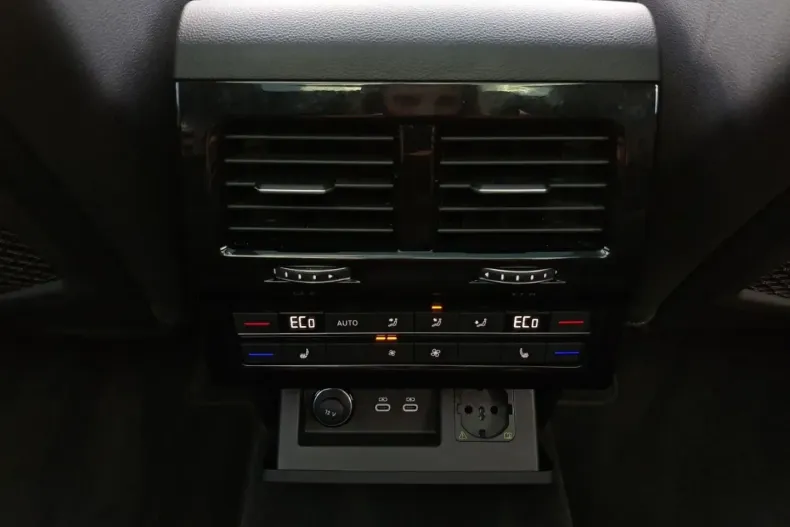 Volkswagen Touareg din 2021 cu 90.247 km - oferta VOL154648 - foto 36