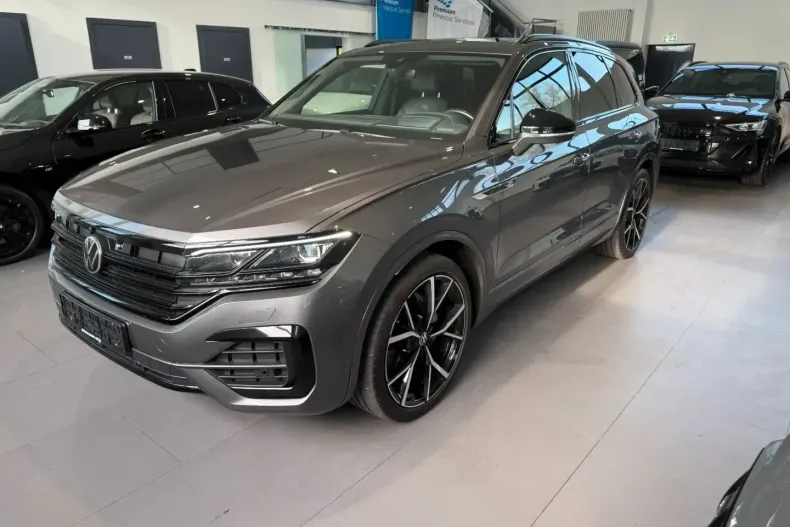 Volkswagen Touareg din 2022 cu 83.792 km - oferta VOL154649 - foto 1