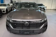Volkswagen Touareg din 2022 cu 83.792 km - oferta VOL154649 - foto 2