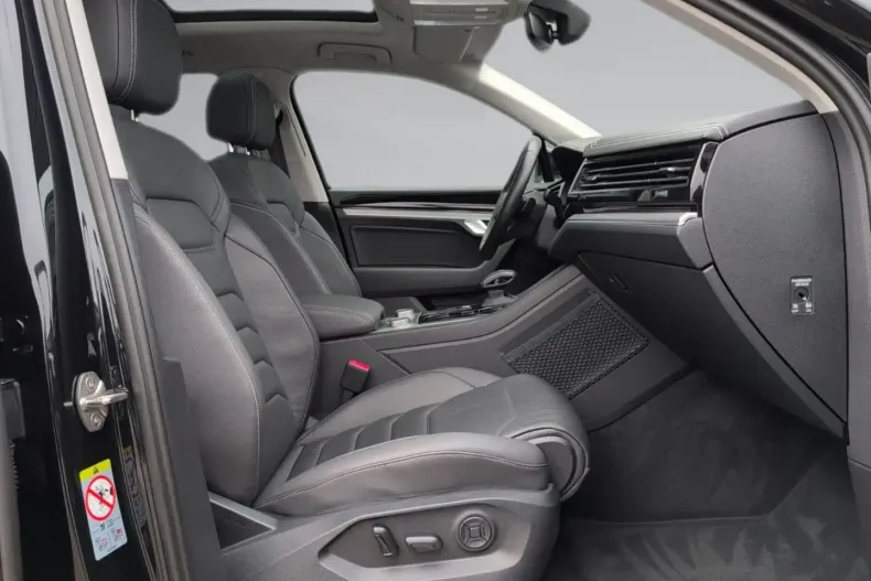 Volkswagen Touareg din 2022 cu 69.358 km - oferta VOL154655 - foto 20