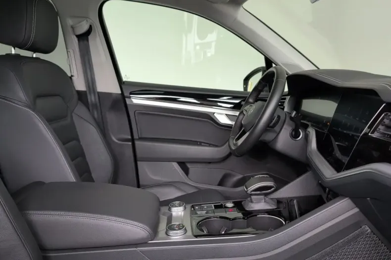 Volkswagen Touareg din 2022 cu 69.358 km - oferta VOL154655 - foto 23