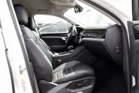 Volkswagen Touareg din 2022 cu 60.333 km - oferta VOL154660 - foto 3