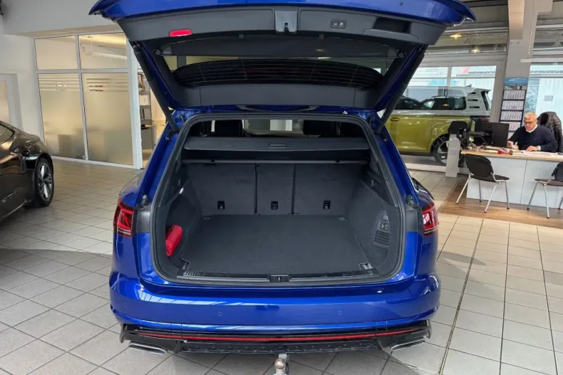 Volkswagen Touareg din 2023 cu 44.130 km - oferta VOL154664 - foto 9