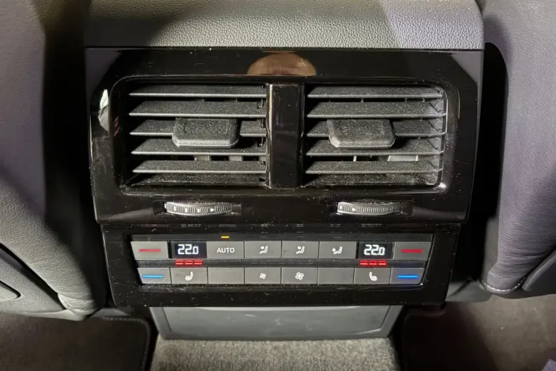 Volkswagen Touareg din 2023 cu 44.130 km - oferta VOL154664 - foto 12