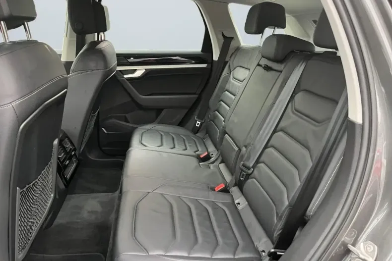 Volkswagen Touareg din 2023 cu 90.470 km - oferta VOL154666 - foto 9