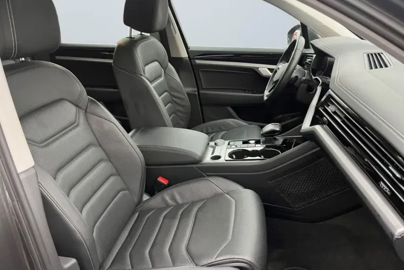 Volkswagen Touareg din 2023 cu 90.470 km - oferta VOL154666 - foto 10