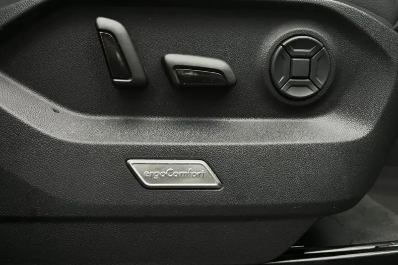 Volkswagen Touareg din 2023 cu 90.470 km - oferta VOL154666 - foto 15