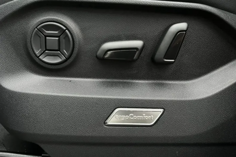 Volkswagen Touareg din 2023 cu 90.470 km - oferta VOL154666 - foto 17