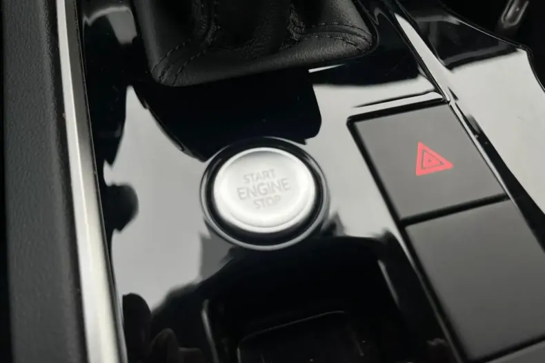 Volkswagen Touareg din 2023 cu 90.470 km - oferta VOL154666 - foto 26