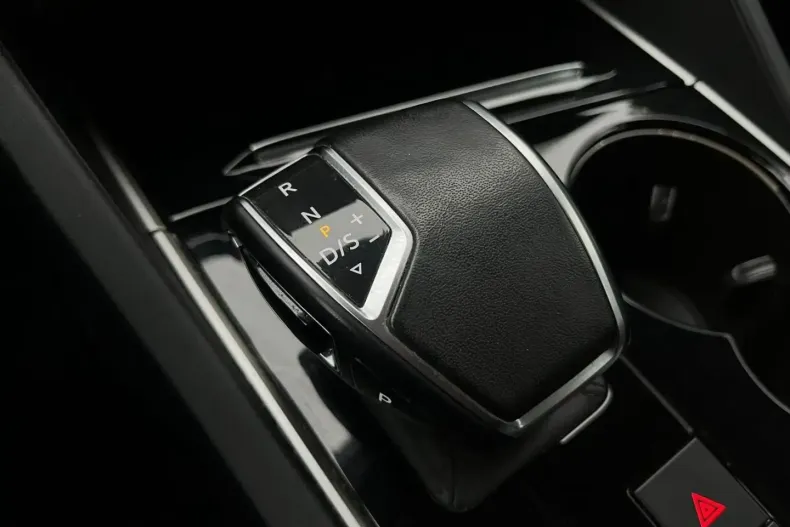 Volkswagen Touareg din 2023 cu 90.470 km - oferta VOL154666 - foto 32