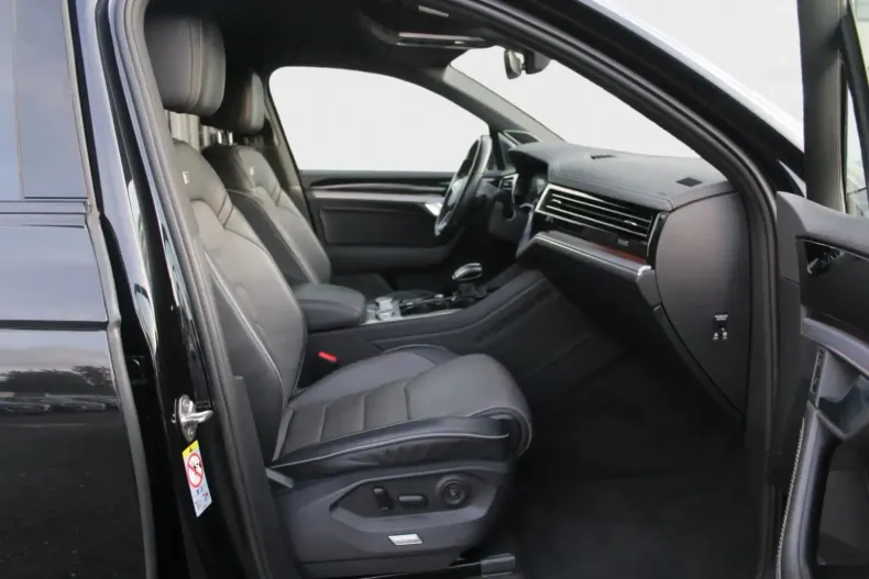 Volkswagen Touareg din 2021 cu 75.800 km - oferta VOL154667 - foto 11