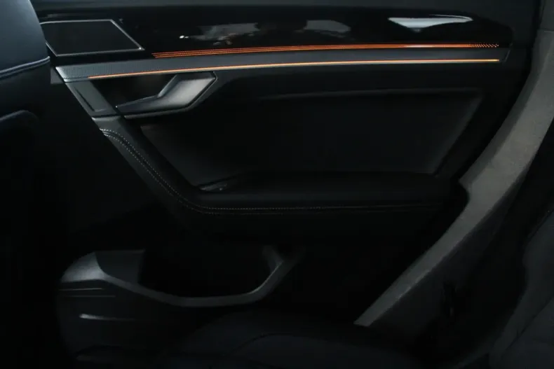 Volkswagen Touareg din 2021 cu 75.800 km - oferta VOL154667 - foto 17