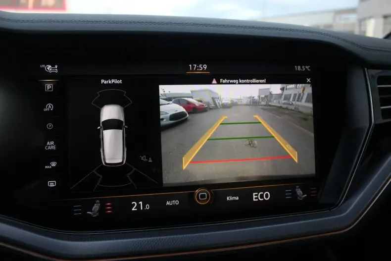 Volkswagen Touareg din 2021 cu 75.800 km - oferta VOL154667 - foto 24