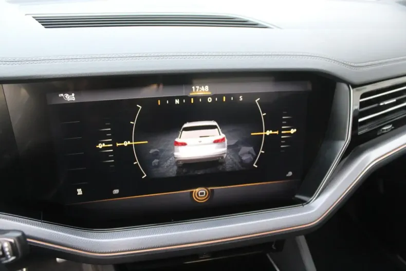 Volkswagen Touareg din 2021 cu 75.800 km - oferta VOL154667 - foto 25