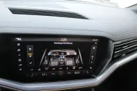 Volkswagen Touareg din 2021 cu 75.800 km - oferta VOL154667 - foto 26